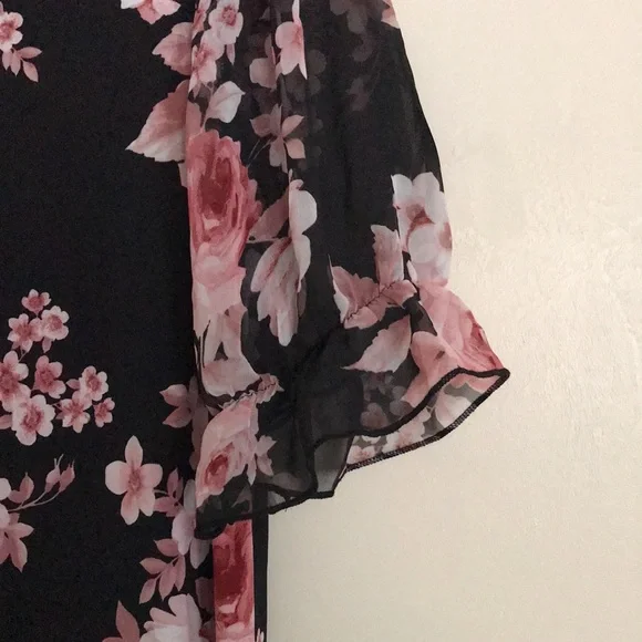 Black and pink floral design blouse. - Picture 2 of 5